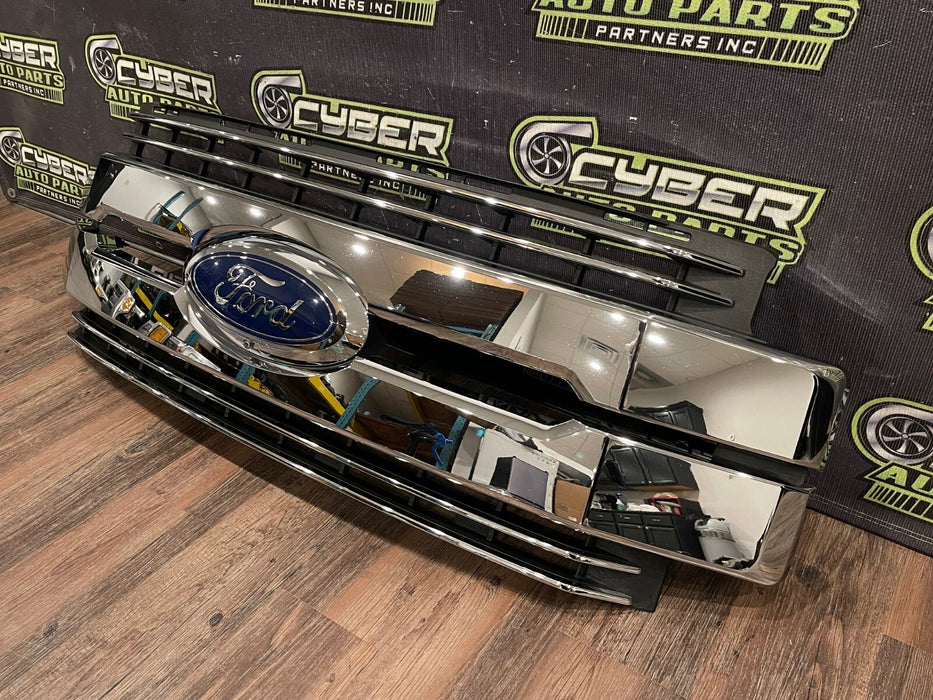 2017 2018 2019 FORD F250 F350 LARIAT CHROME GRILLE COMPLETE W/ CAMERA OEM
