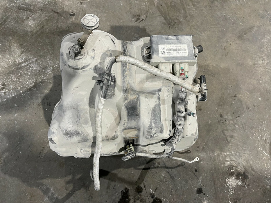 2018 DODGE RAM 3500 LARAMIE 4X4 6.7L DEF TANK DIESEL EXHAUST FLUID RESERVOIR OEM