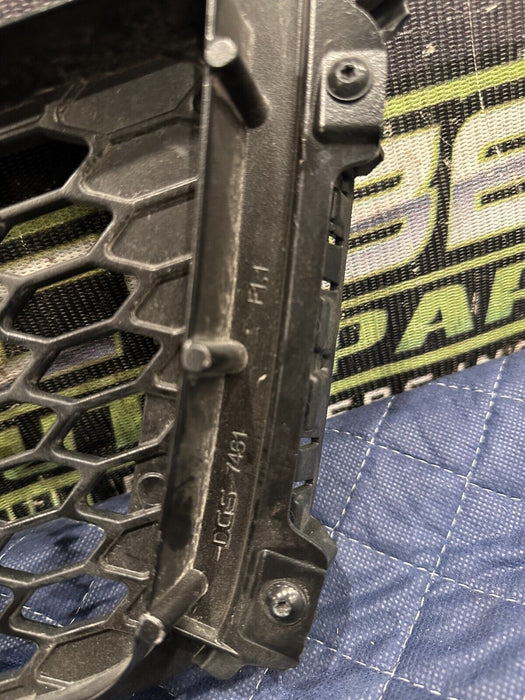 2018 AUDI R8 PLUS SPYDER REAR RIGHT BUMPER GRILLE VENT OEM 4S0 807 698 A