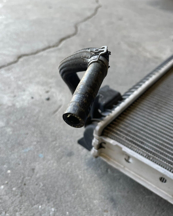 2017-2019 FORD F250 F350 6.7L DIESEL RADIATOR W/ HOSES OEM (DAMAGED)