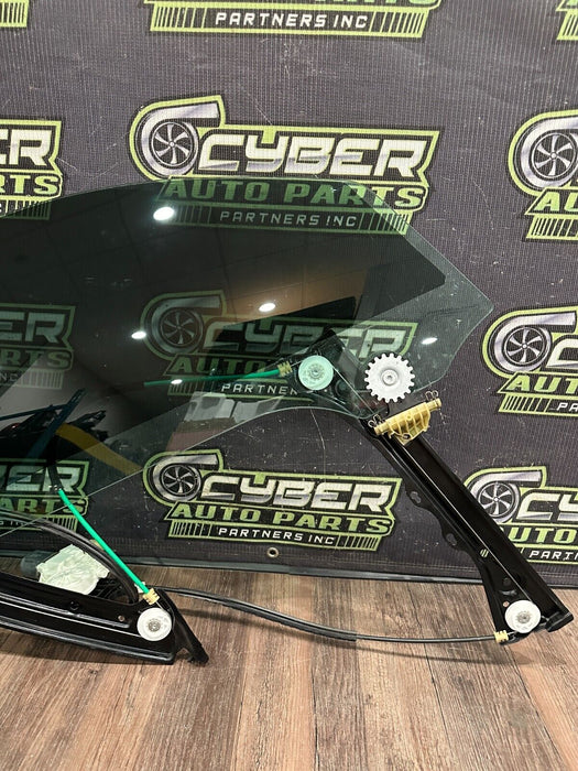 2020 BMW M4 F82 FRONT RIGHT DOOR WINDOW GLASS W REGULATOR OEM LOCAL PICUP ONLY!!