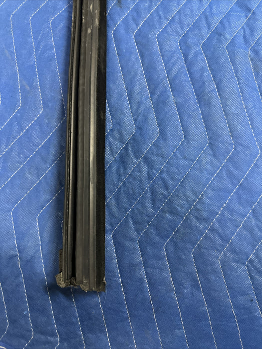 2018 2019 2020 FORD F250 F350 F450 FRONT LEFT WEATHER DOOR SEAL STRIP OEM