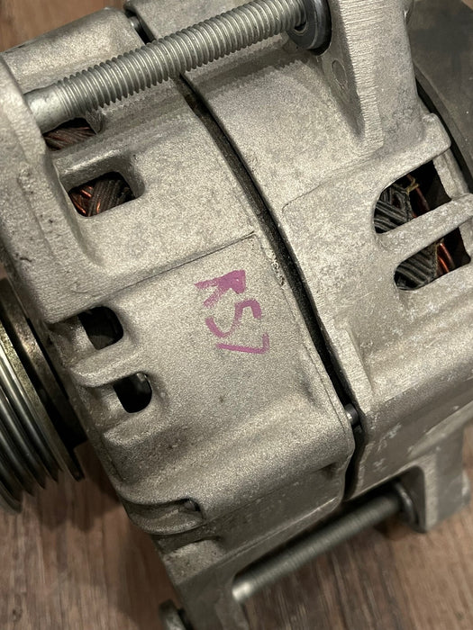 2017 MERCEDES-BENZ C63 AMG V8 ALTERNATOR GENERATOR W/ HOSE OEM 000 906 17 05