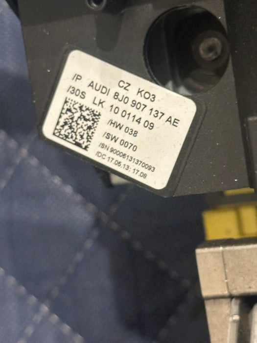 2012 AUDI R8 POWER STEERING COLUMN TRIM LEVER SHAFT 423419501C 423 419 501 C