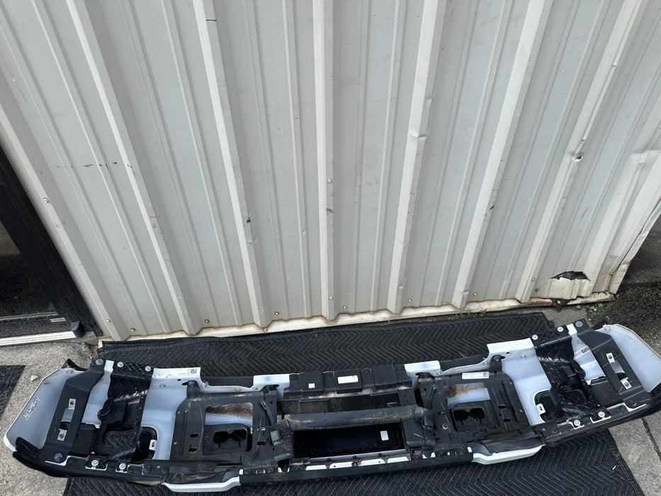 2023 2024 2025 FORD F250 F350 FRONT BUMPER ASSEMBLY STAR WHITE OEM PAINT SCUFFS