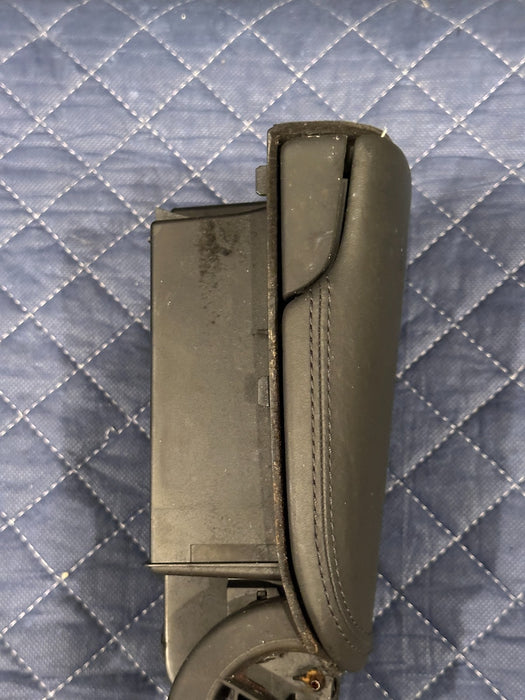 2014 AUDI R8 CENTER CONSOLE LEATHER STORAGE COMPARTMENT OEM 420 863 075 B ~FLAW~