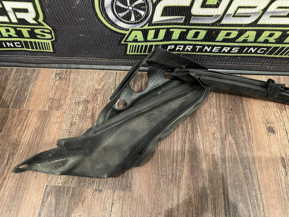 2020 BMW M4 F82 FRONT RIGHT DOOR MIRROR RUBBER SEAL OEM 7 279 778