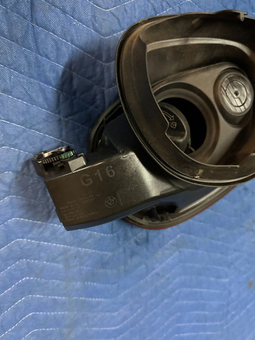 2020 BMW M8 COMPETITION F93 G16 OEM REAR FUEL TANK DOOR CAP COVER LID W/HOUSING