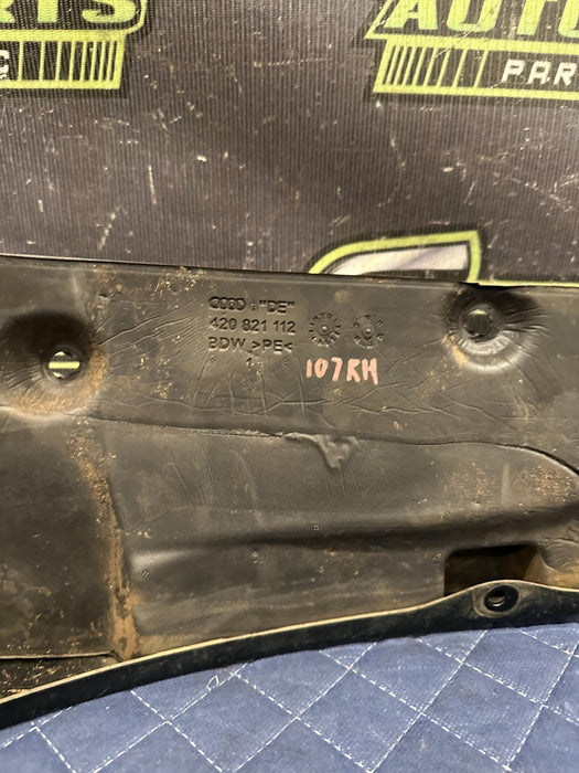 2014 AUDI R8 OEM RIGHT PASSENGER FENDER GARNISH PANEL TRIM W/ BRACKET & FOAM