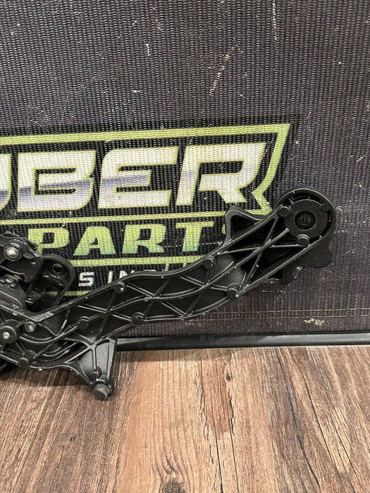 2017 2018 AUDI R8 PLUS RIGHT ROOF FRAME LINKAGE PROTRUSION BRACKET ASSEMBLY OEM
