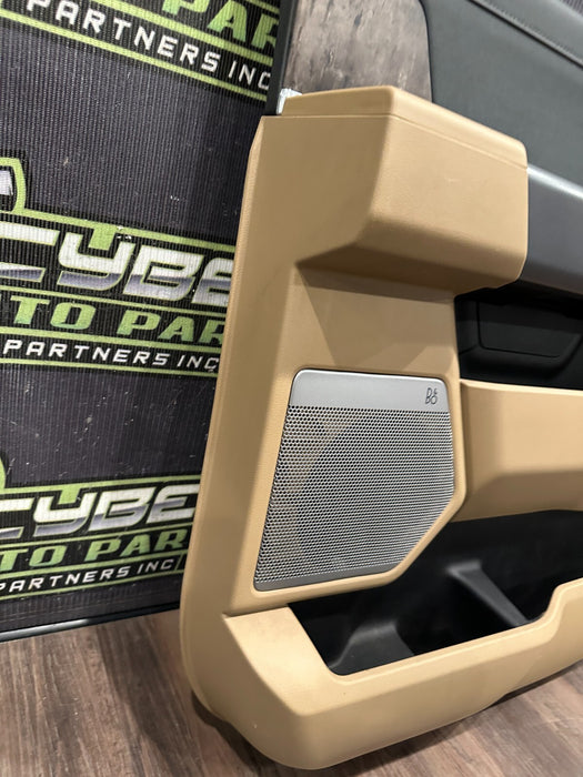 2014 2015 AUDI R8 RIGHT WINDOW BELT MOLDING OEM VELVET PURPLE *FLAWS 5-7*