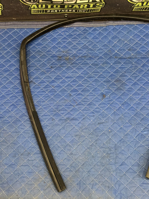 2012-2018 DODGE RAM FRONT RIGHT DOOR SEAL OEM 55112366