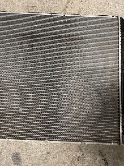2017-2019 FORD F250 F350 6.7L DIESEL SUPERDUTY RADIATOR OEM *BENT*