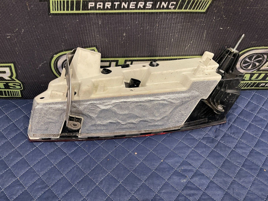 2021 AUDI R8 LEFT DRIVER TAIL LIGHT OEM 4S0 945 096 A ~MINOR CRACK!!!~