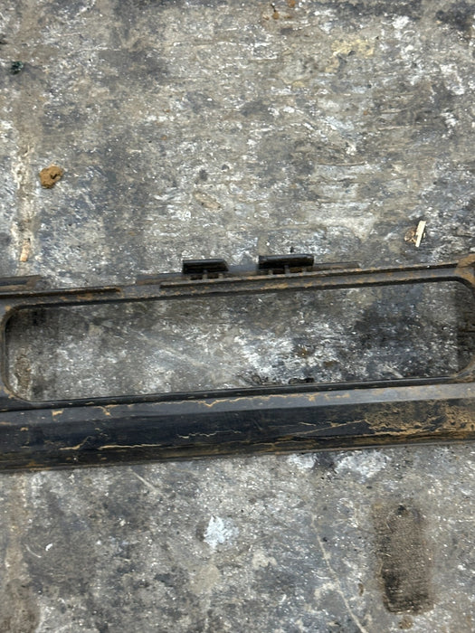 2014 AUDI R8 OEM REAR LEFT ROCKER PANEL MOLDING BRACKET 420 853 923 ~CRACK~