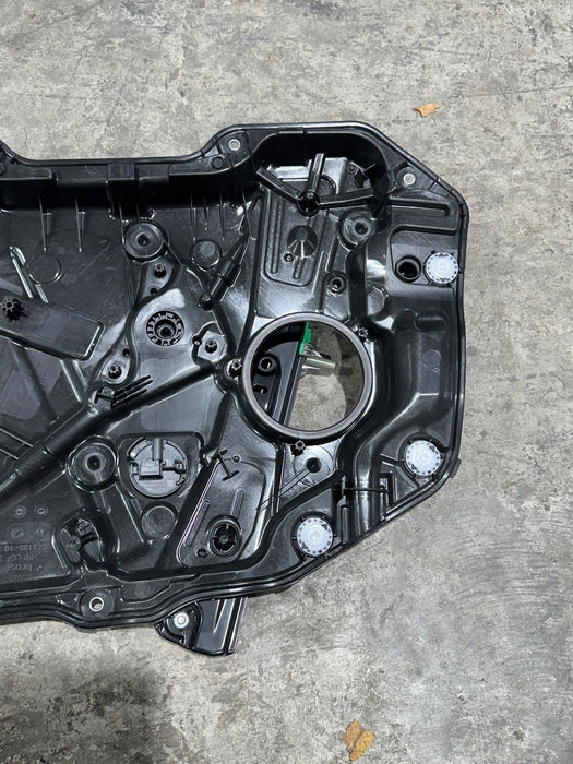 2024 BMW M3 M4 G80 G82 FRONT RIGHT DOOR WINDOW REGULATOR PANEL OEM 743223216