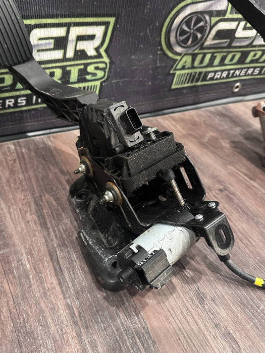 2017-2019 FORD F250 F350 F450 GAS & BREAK PEDAL ASSEMBLY OEM