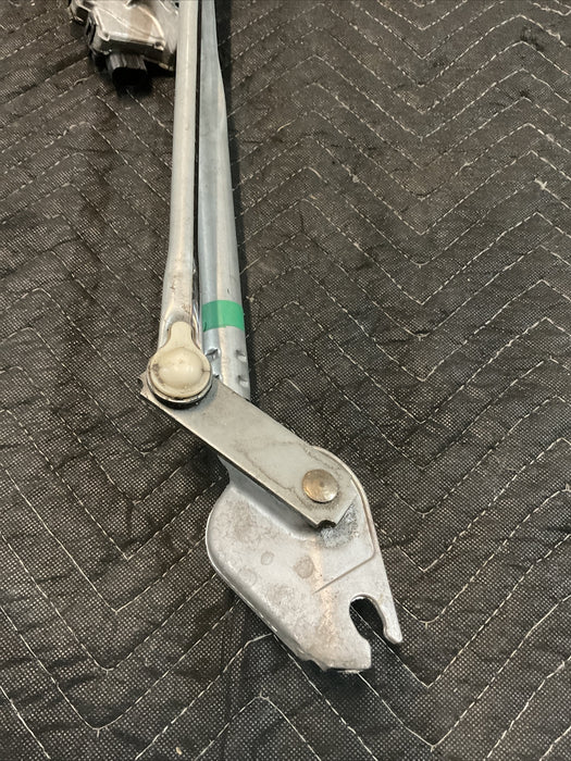 2015 DODGE CHALLENGER HELLCAT SRT WINDSHIELD WIPER MOTOR OEM