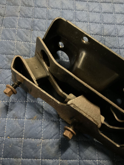 2017 DODGE RAM 3500 6.7L TRANSMISSION MOUNT OEM 52121494AB