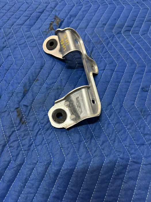 2017 AUDI R8 5.2L V10 FRONT LEFT RADIATOR MOUNT BRACKET OEM 4S0 121 259 E