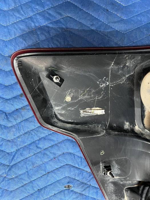 2016 2019 NISSAN TITAN XD PASSENGER RIGHT HALOGEN TAIL LIGHT 26550 EZ20D OEM