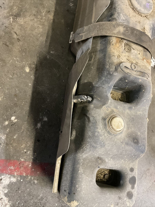 2017 RAM 2500 3500 DRW DIESEL FUEL TANK OEM W/ PUMP OEM 2013-2018