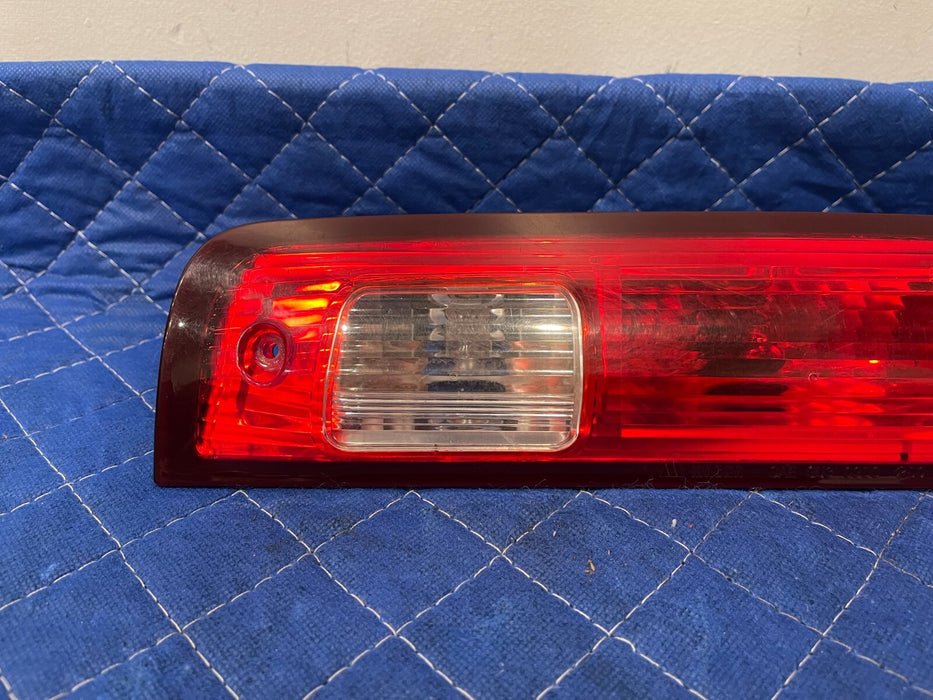 2017 DODGE RAM 2500 REAR UPPER CENTER CAB 3RD THIRD BRAKE STOP LIGHT OEM