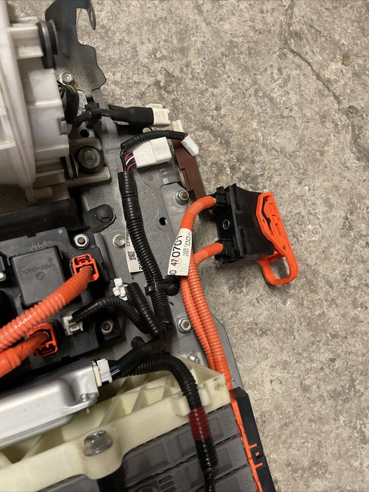 2014 TOYOTA PRIUS V REAR HYBRID FUEL BATTERY CELLS ASSEMBLY OEM G9280-76011