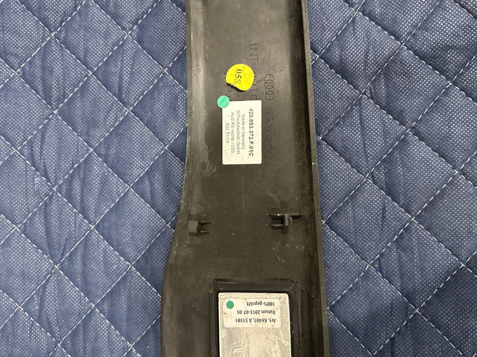 2014 AUDI R8 FRONT PASSENGER RIGHT ILLUMINATED KICK SCUFF SILL PLATE 420 853 372