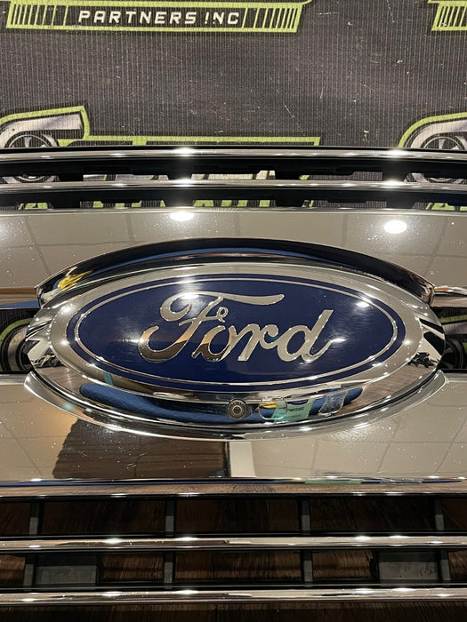 2017 2018 2019 FORD F250 F350 LARIAT CHROME GRILLE COMPLETE W/ CAMERA OEM