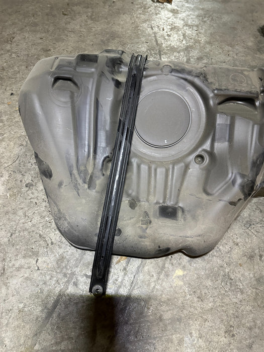 2020 BMW M4 F82 OEM FUEL GAS RESERVOIR CANISTER TANK W/ FILLER NECK
