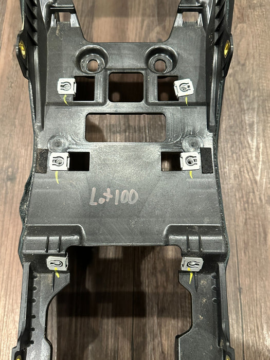 2017-18 AUDI R8 PLUS SPYDER CENTER CONSOLE BASE ASSEMBLY OEM *READ/FLAWS*