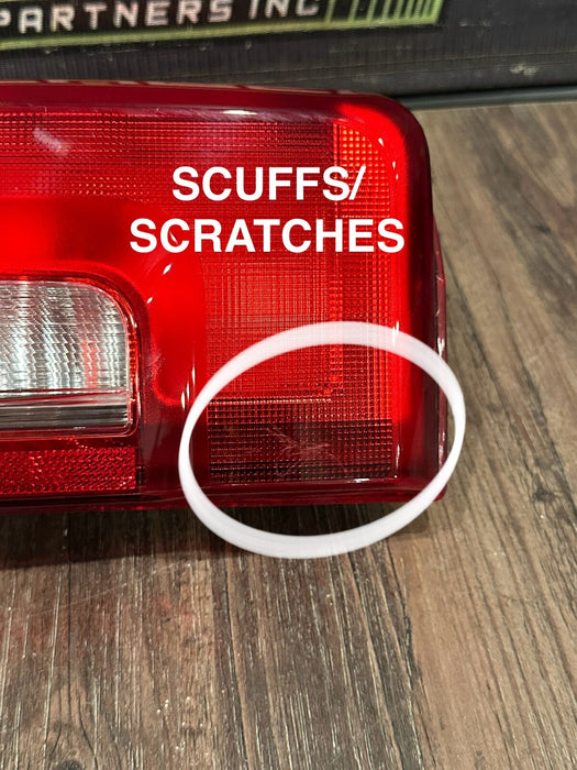 2023-2024 FORD F350 PASSENGER RIGHT HALOGEN TAIL LIGHT OEM *READ/SCUFFS*