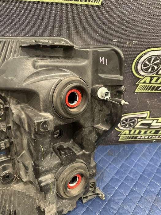 2017 2019 FORD F250 F350 F450 LARIAT RIGHT PASSENGER SIDE HALOGEN HEADLIGHT OEM