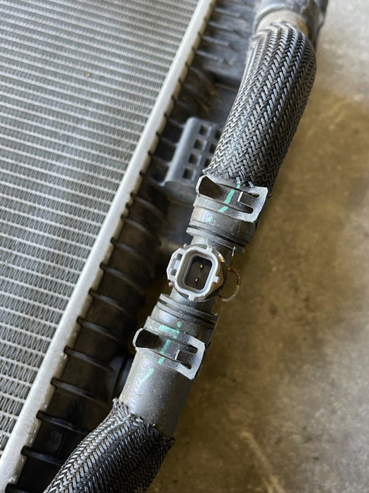 2017-2019 FORD F250 F350 6.7L DIESEL RADIATOR W/ HOSES OEM (DAMAGED)