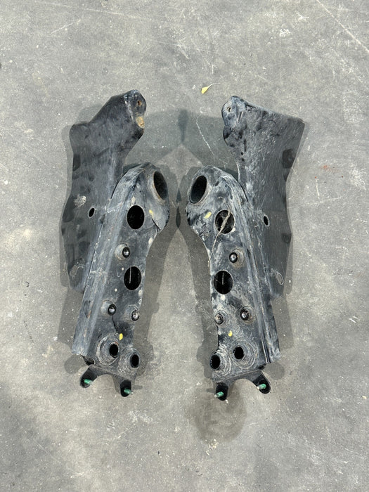 2013 NISSAN 370Z REAR LEFT RIGHT SUBFRAME BRACKETS OEM