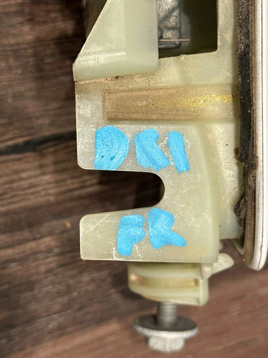 2017 FORD F250 F350 FRONT RIGHT DOOR HANDLE METALLIC WHITE (UG) ~MINOR WEAR~