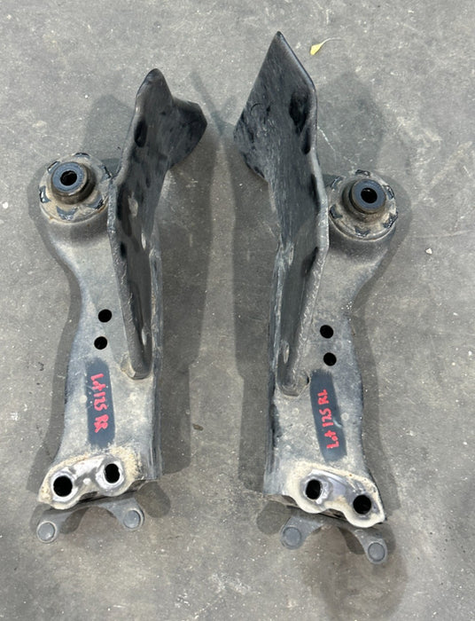 2013 NISSAN 370Z REAR LEFT RIGHT SUBFRAME BRACKETS OEM