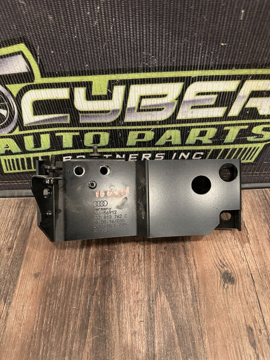 2017-18 AUDI R8 PASSENGER RIGHT REINFORCEMENT PLATE BRACKET OEM 4S7 813 762 C