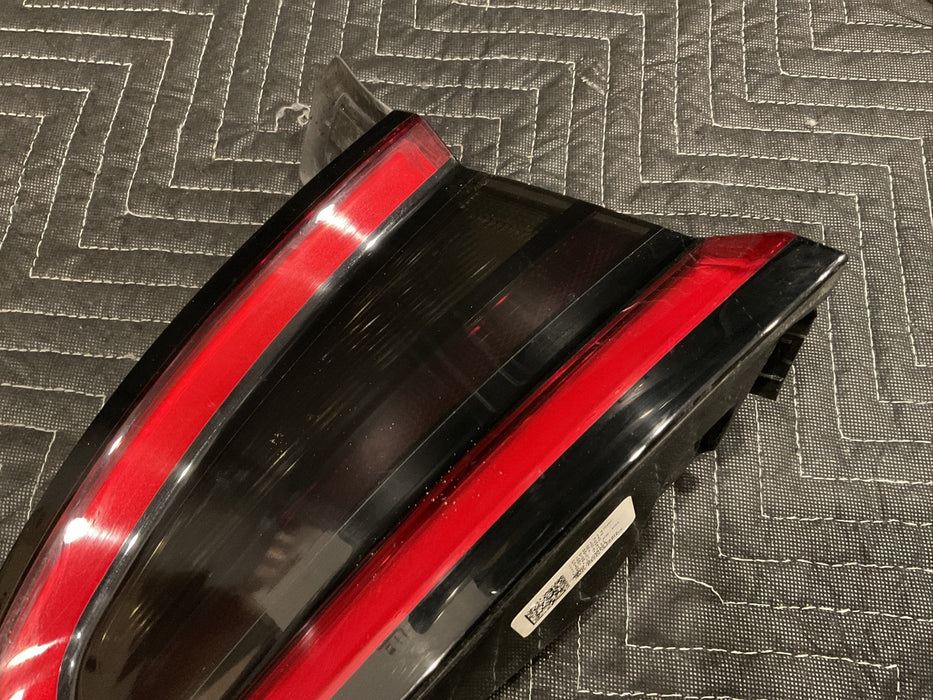 2016 DODGE CHARGER HELLCAT 6.2 LEFT LH DRIVER REAR TAIL LIGHT 2015-2019 OEM