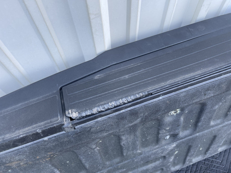 2017 2018 2019 FORD F250 F350 F450 PLATINUM TAILGATE W/ STEP METALLIC WHITE (UG)