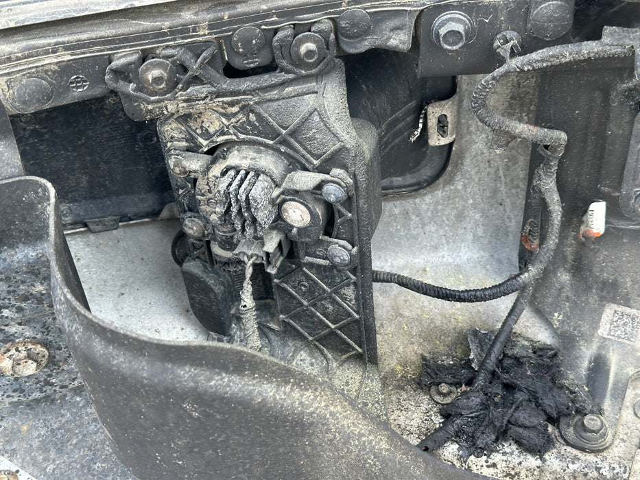 2023 2024 FORD F250 F350 FRONT BUMPER ASSEMBLY STAR WHITE W/ SENSORS OEM