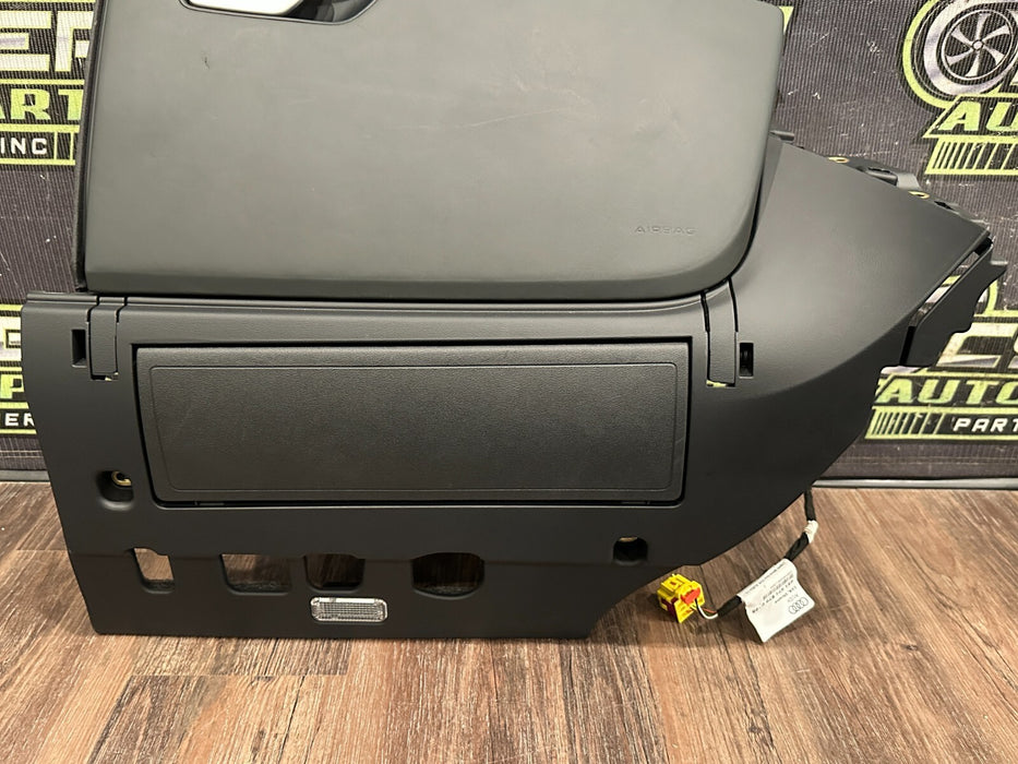 2017-18 AUDI R8 SPYDER GLOVE BOX STORAGE COMPARTMENT ASSEMBLY OEM *READ/FLAW*