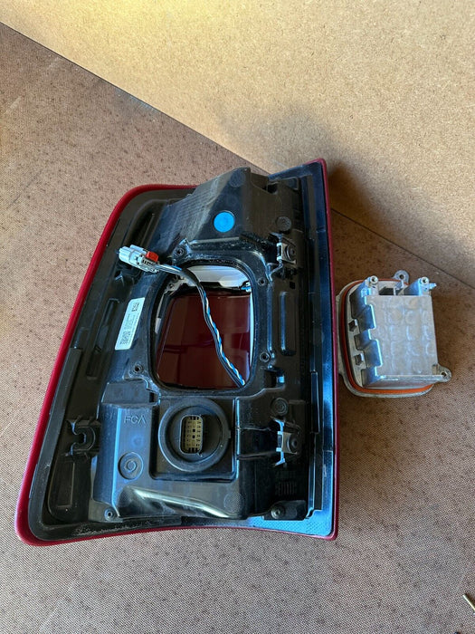 2019-2022 RAM 2500 3500 PASSENGER RIGHT TAIL LIGHT LED W/ BLIND SPOT 68446838AE