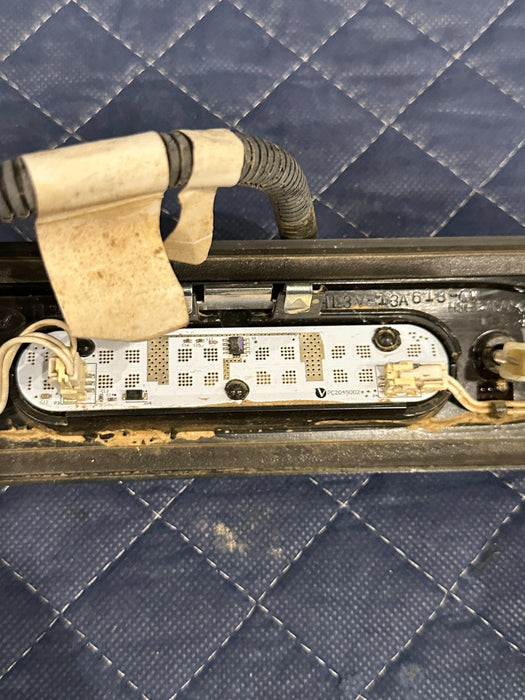 2017-2019 FORD F250 F350 F450 THIRD 3RD BRAKE LIGHT ASSEMBLY W PIGTAIL OEM