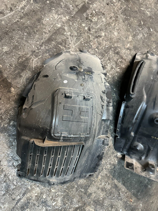 2020 BMW M4 F82 FRONT DRIVER LEFT FENDER LINER SET