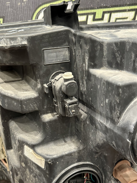 2016-2019 NISSAN TITAN XD PASSENGER RIGHT LED HEADLIGHT OEM *LOW BEAM BAD*