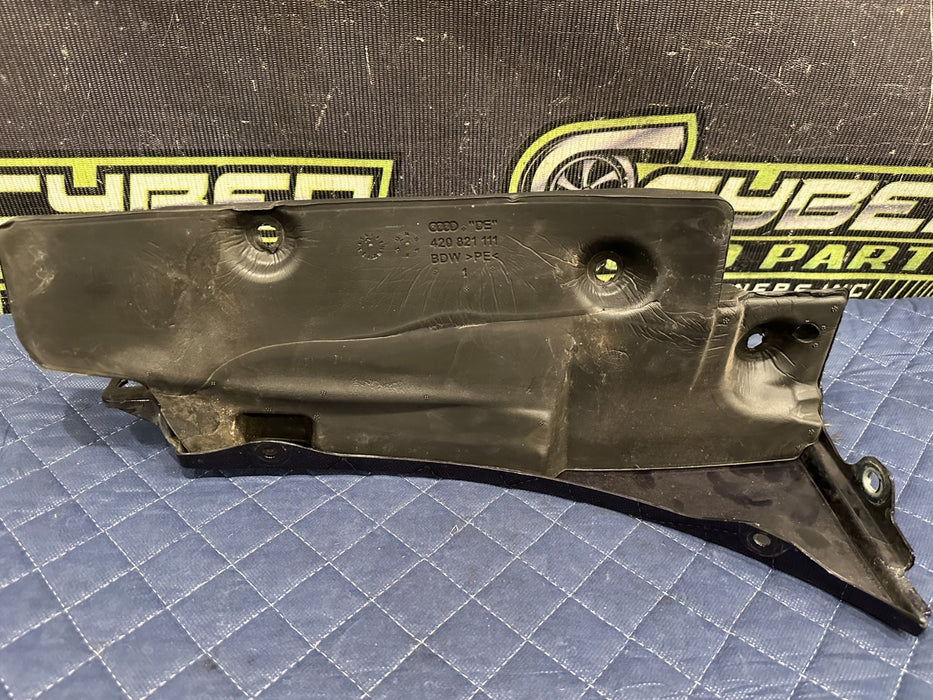 2014 AUDI R8 OEM DRIVER LEFT FENDER GARNISH PANEL TRIM W/ BRACKET & FOAM