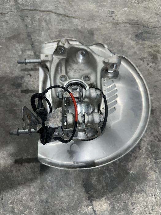 2024 BMW M3 M4 G80 G82 FRONT RIGHT SPINDLE KNUCKLE HUB OEM 8K MILES