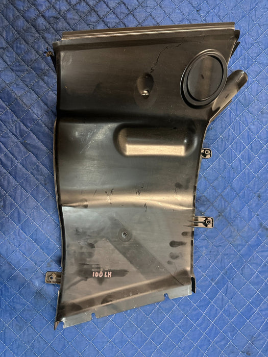2018 AUDI R8 QUATTRO OEM REAR LEFTAIR INTAKE DUCT GUIDE 4S7 121 333